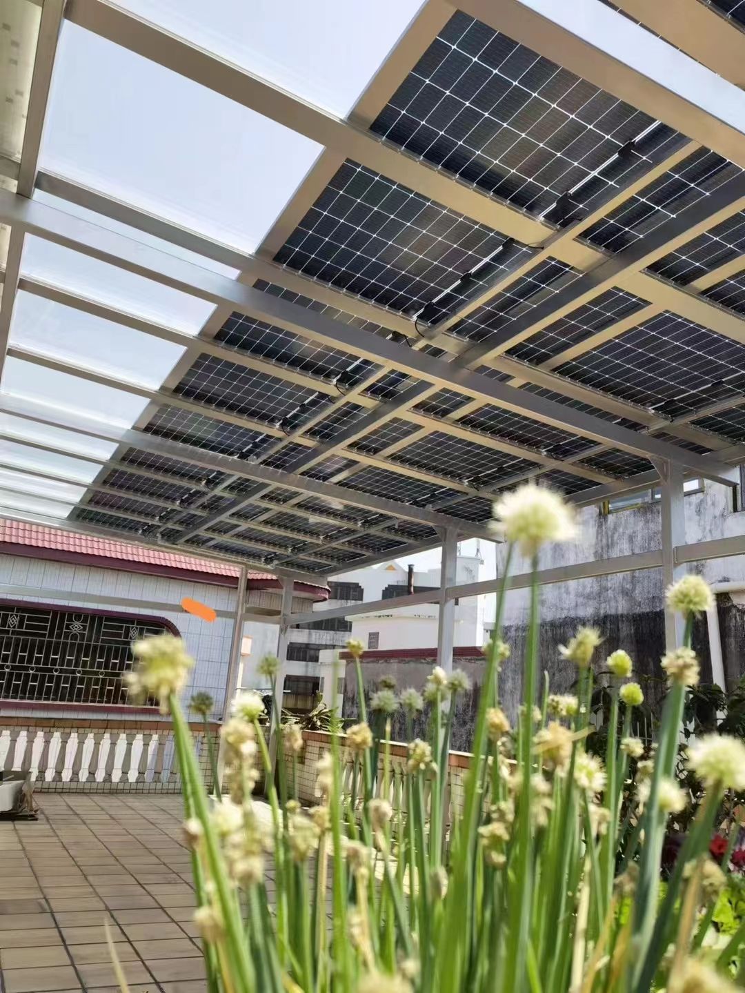 南漳别墅家用屋顶太阳能发电系统安装